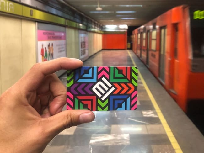 ¿Cómo tramitar la tarjeta para viajar gratis en Metro y Metrobús en CDMX?