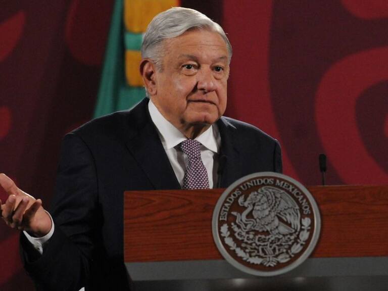 Reforma electoral no busca desparecer al INE ni al TEPJF: AMLO