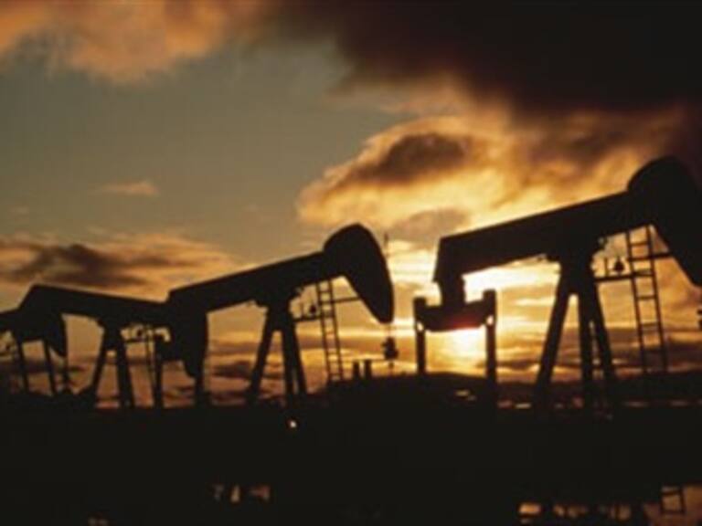 Informa SHCP que tensiones en Egipto causan alza en mercado petrolero