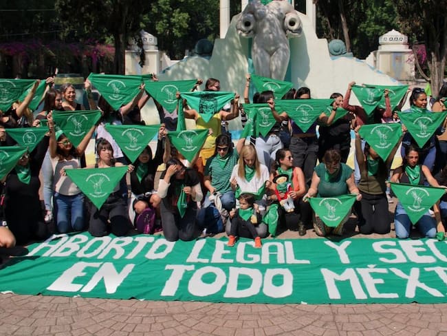 Feministas guían a mujeres en abortos desde casa en Sinaloa