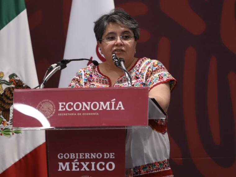 Raquel Buenrostro, el talismán de AMLO para desactivar controversias energéticas.