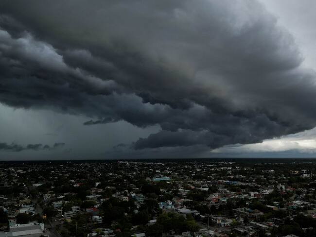 Onda Tropical 28 continúa su paso por México