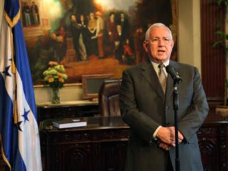 Gobierno de facto de Honduras impone toque de queda tras retorno de Zelaya