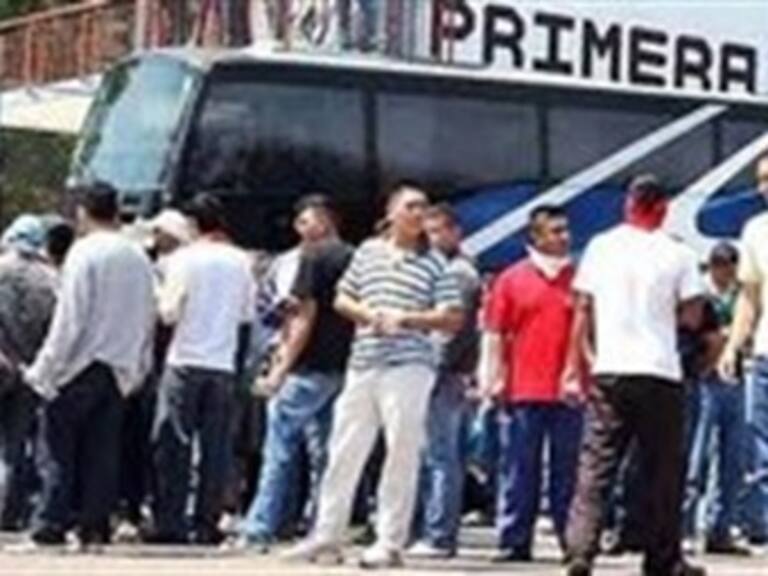 Liberan a normalistas en Michoacán por falta de denuncia
