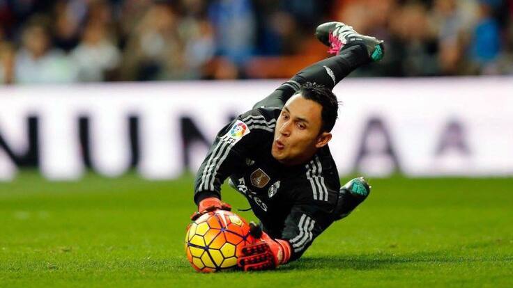 Keylor Navas cantó con peñistas del Real Madrid el himno de la Décima Champions