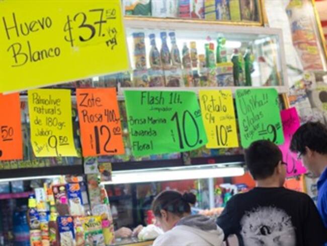 Admite Banxico riesgos a la baja en economía