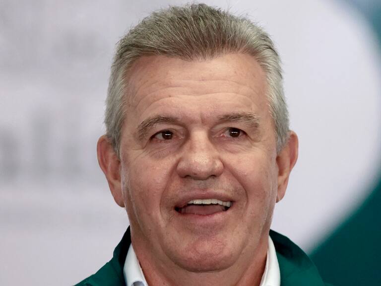 Javier Aguirre durante una conferencia de prensa.