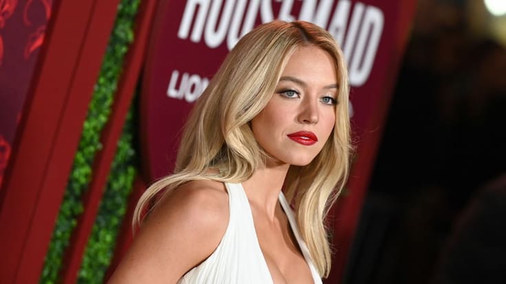 Sydney Sweeney: La actriz coloca sostenes en cartel de Hollywood y podría ir a la cárcel | VIDEO