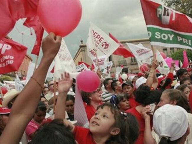 Arriban priistas a Querétaro para toma de protesta a Moreira
