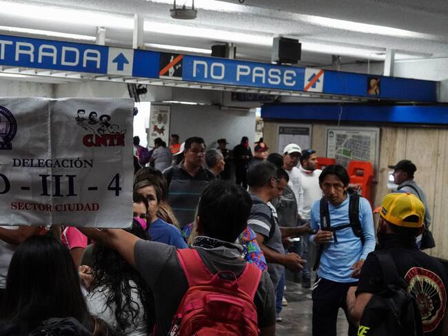 Permite CNTE a usuarios paso libre en el Metro