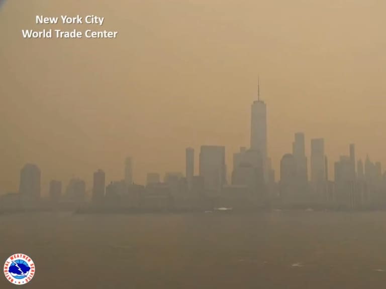 Así luce Nueva York, bajo el humo de los incendios forestales