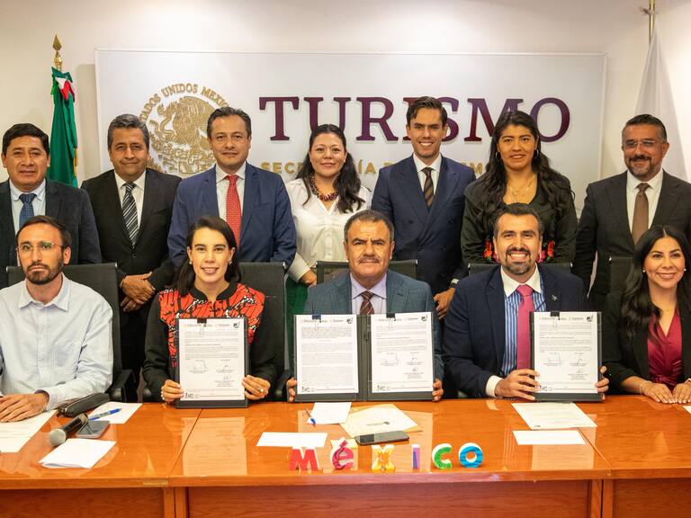 Sectur e INEA firman convenio para combatir el rezago educativo en zonas turísticas del país