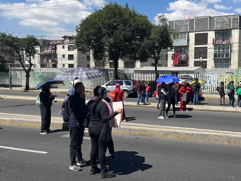 Trabajadores del SAT cerraron Viaducto Río de la Piedad