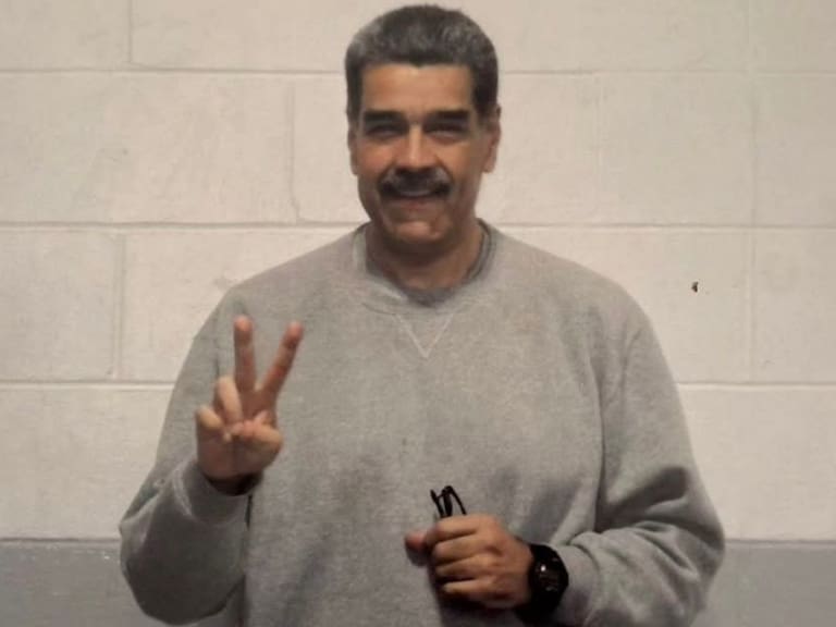 “Pequeño regalo de amor”: Maduro comparte fotos desde prisión y habla de esperanza. IG