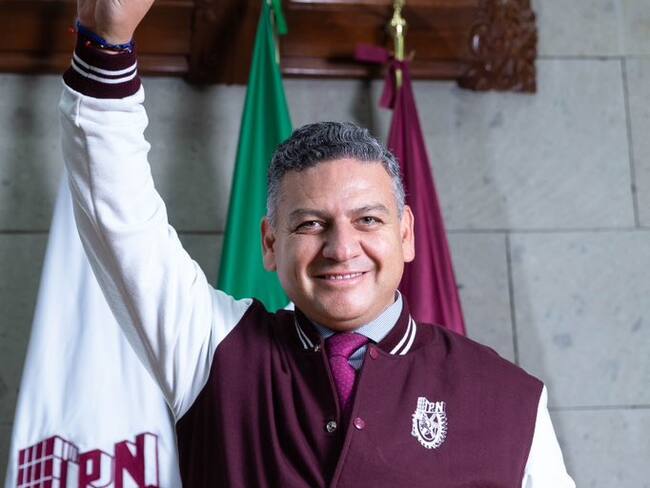 Denuncian en la FGR al jefe de administración del IPN por corrupción y lavado con contratos de salud