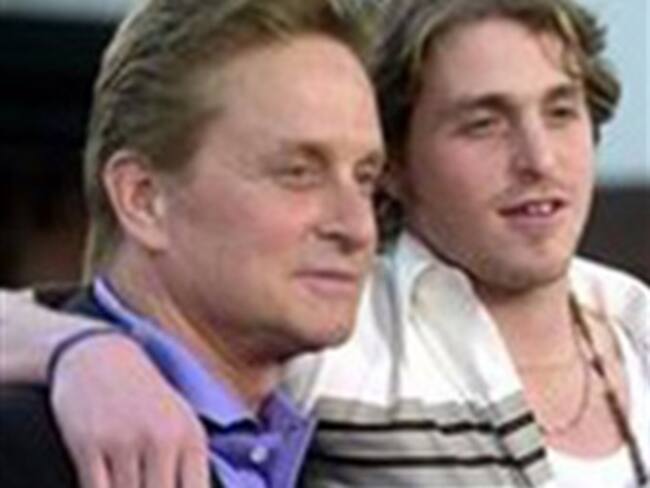 Devastado Michael Douglas por acusación de tráfico de droga contra su hijo