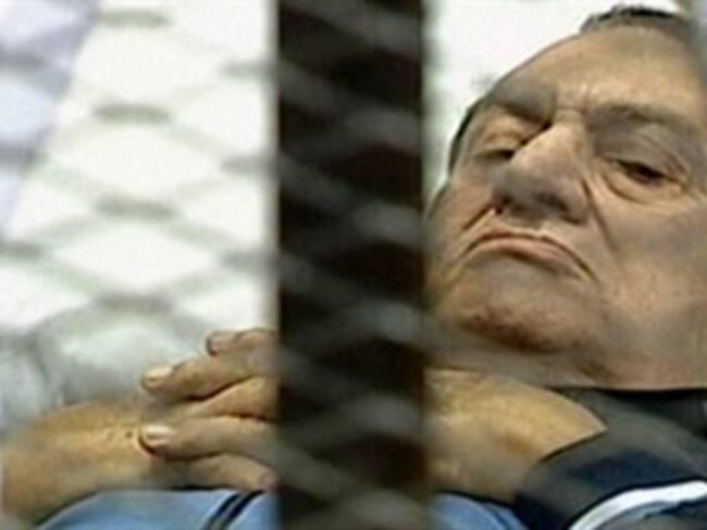 En juicio, fiscal presenta al ex presidente egipcio Mubarak como 'tirano'