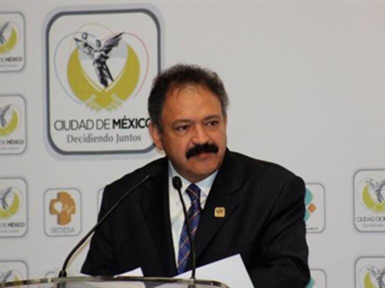 Confirma Armando Ahued 25 casos de influenza en el DF