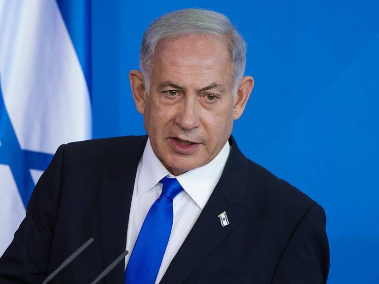 Protestan frente a la ONU jugando un partido de fútbol con la réplica de la cabeza de Netanyahu