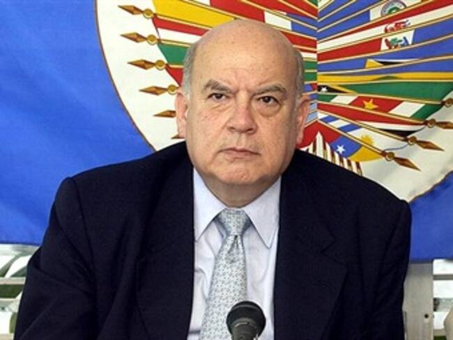 Pide Insulza regreso de Cuba a OEA