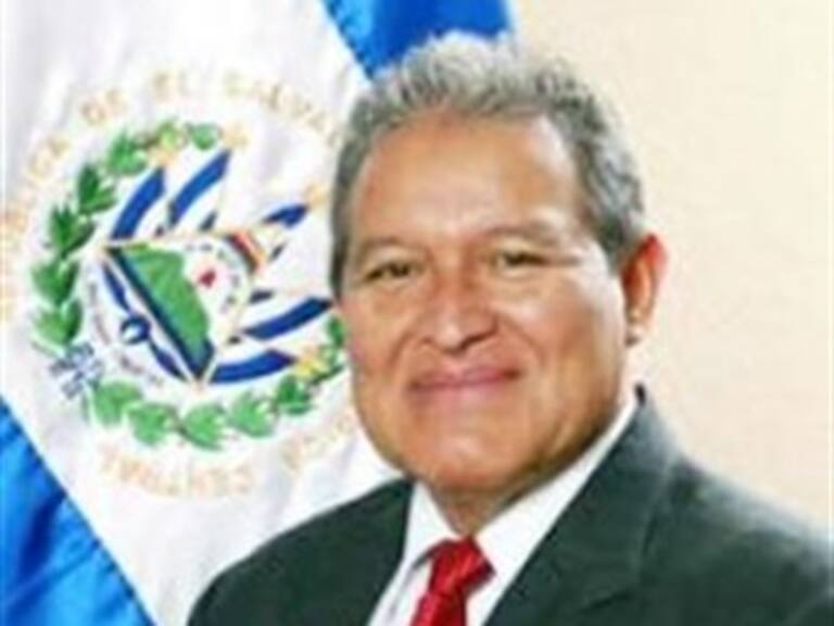 Designa presidente salvadoreño a los 14 gobernantes del país