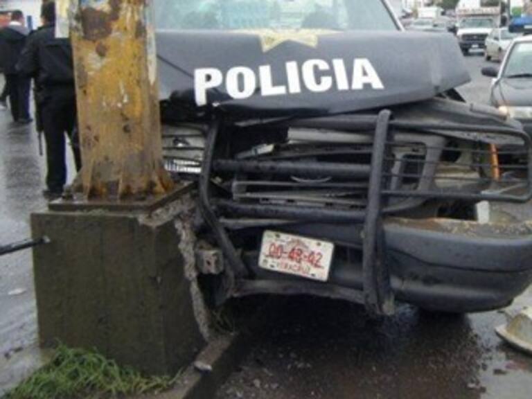 Choca patrulla y deja dos heridos en Coyoacán