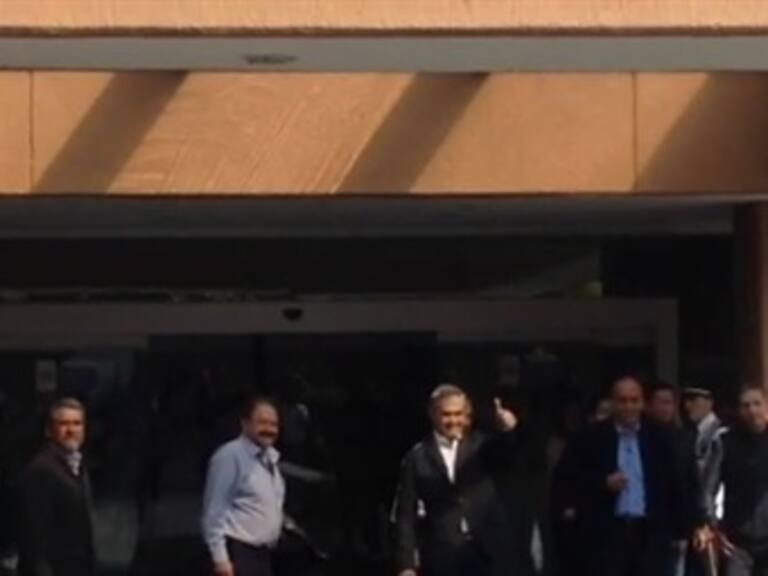 Abandona Mancera el hospital