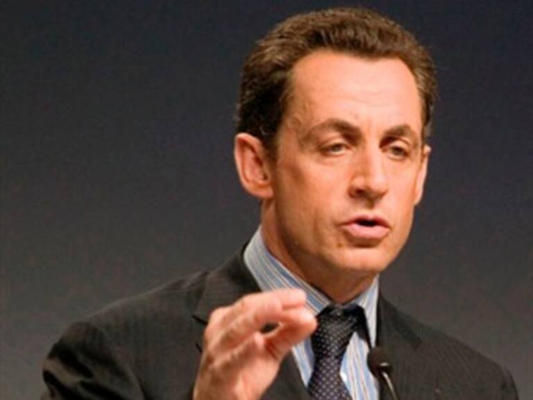 Critican a Sarkozy en manifestación franco-mexicana en París