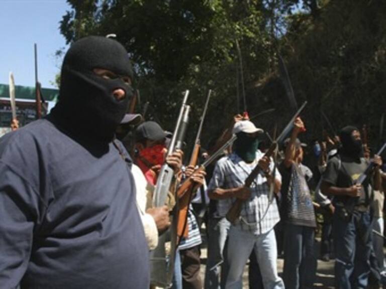 Detienen a 17 guardias comunitarios en Michoacán
