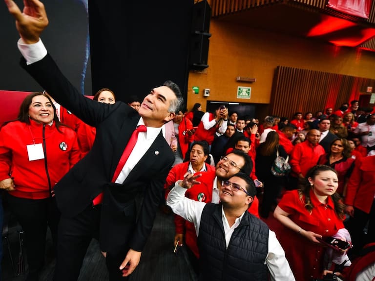 Alejandro Moreno, líder del PRI hizo un llamado a los partidos de oposición a ir en contra de la reforma electoral y frenal el tren de Morena en 2027.