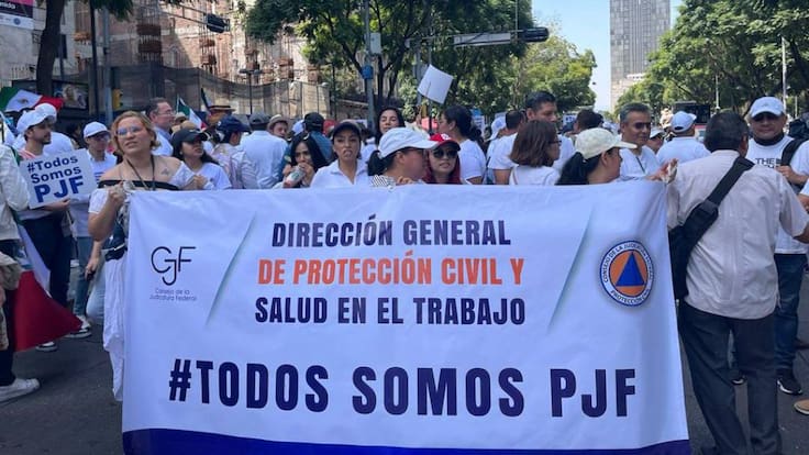 Marchan trabajadores del PJF en protesta por la eliminación de fideicomisos