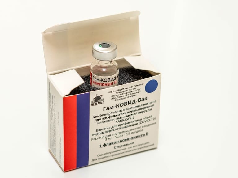 Cofepris autoriza uso de emergencia de la vacuna Sputnik-V contra COVID-19