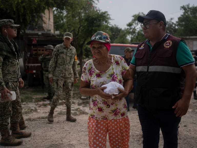 La Secretaría del Bienestar suspendió los registros, la entrega de tarjetas y otros trámites de programas en Guerrero y Oaxaca.