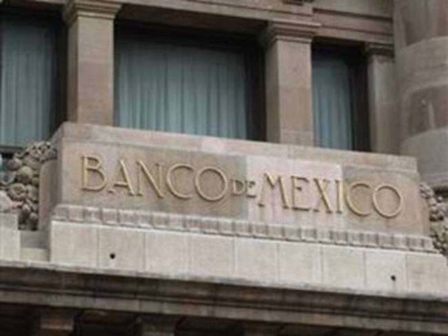 Señala Banxico riesgos en la recuperación de la economía mundial