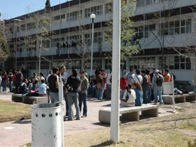 Desalojan a estudiantes normalistas en Durango