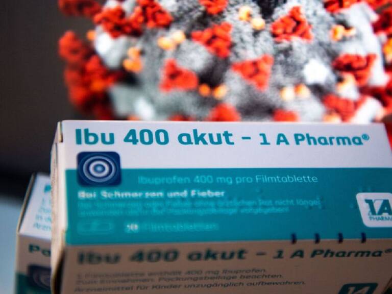 Sin ibuprofeno; autoridades de salud sugieren usar paracetamol