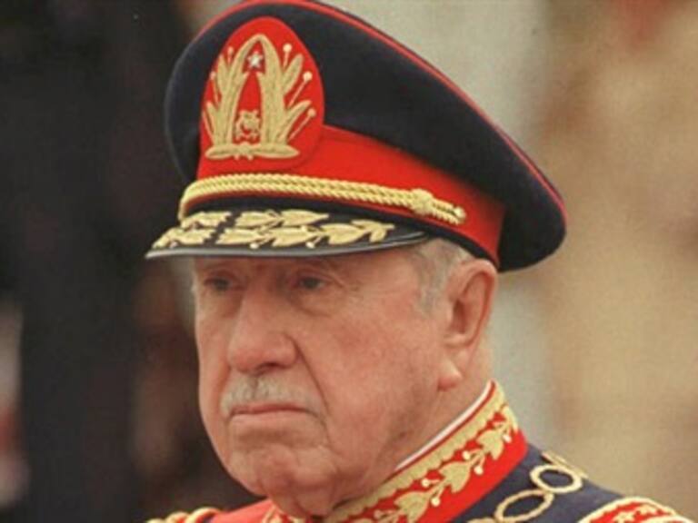 Retoman 'dictadura' para designar régimen de Pinochet