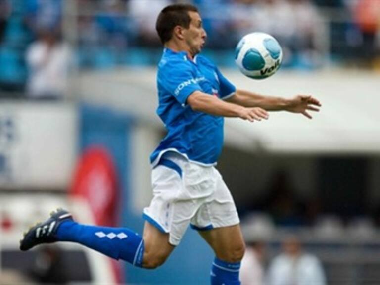 “El Chaco” Giménez anotó un golazo y casi deja fuera a los Pumas