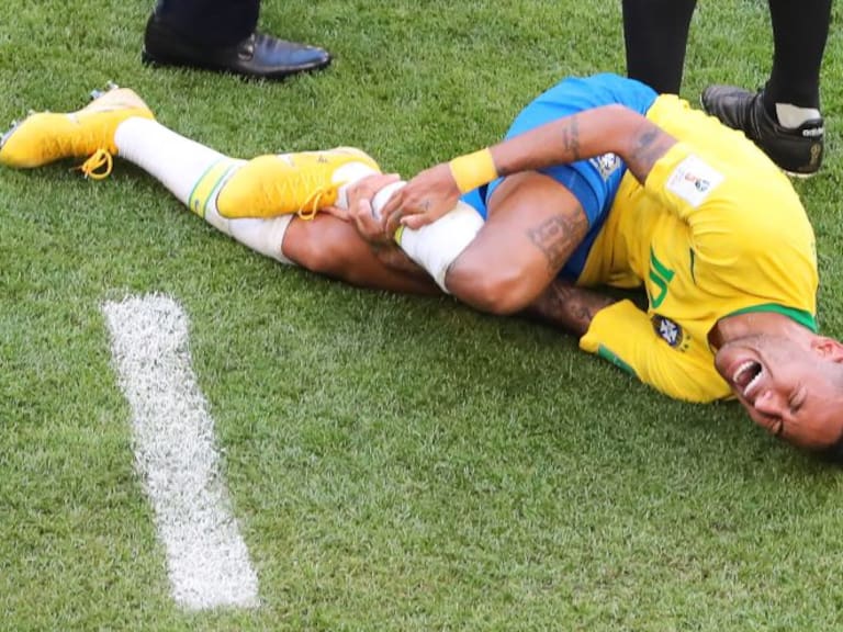 IMSS utiliza a Neymar para recomendar ir al doctor