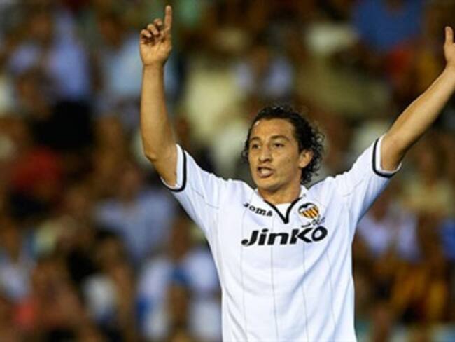 Guardado y Valencia preparan el choque ante Barcelona