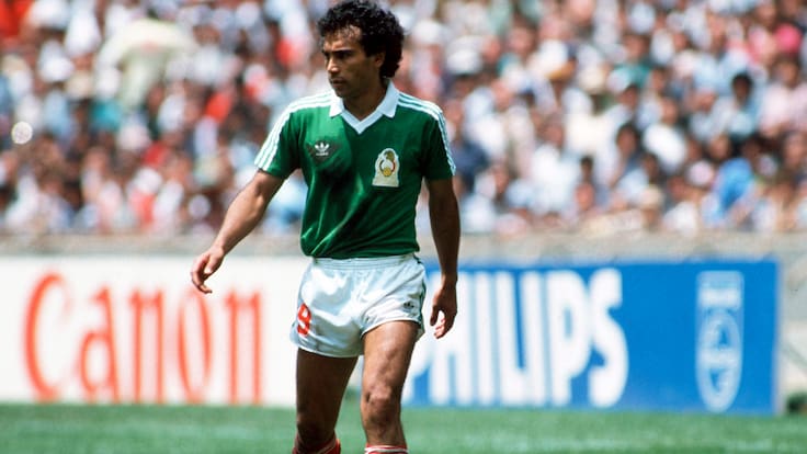 ¡Fiesta en el futbol mexicano! Hugo Sánchez cumple 50 años de su debut