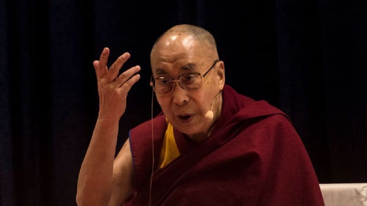 Ofrece disculpas Dalai Lama por VIDEO controversial