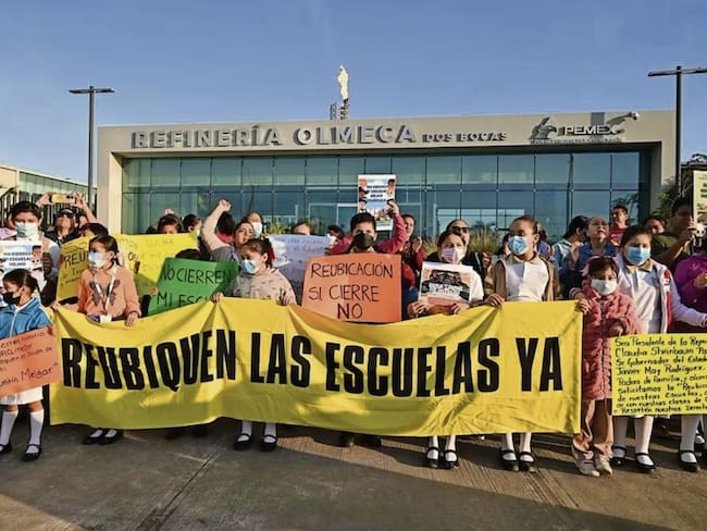 Niveles contaminantes de Dos Bocas preocupan a padres de familia que exigen reubicación de escuelas