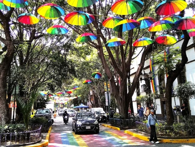 Así luce el Zócalo y Zona Rosa en el mes del Orgullo LGBT+ 2022 | FOTOS