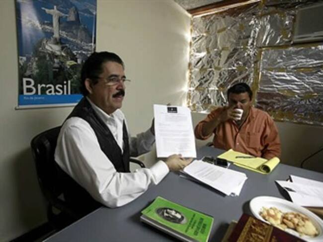 Zelaya rechaza propuesta y lanza ultimátum a Micheletti