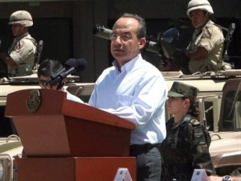 Defiende Calderón labor de Fuerzas Armadas contra delincuencia
