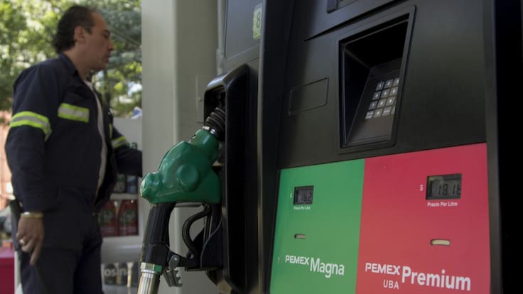 Sheinbaum y gasolineros acuerdan bajar el precio del diésel a 27 pesos