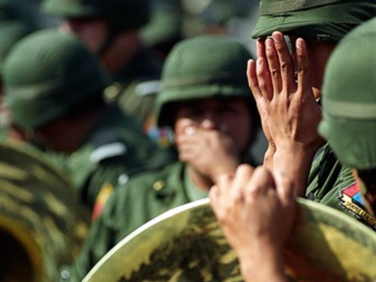 Ocupan militares plancha del Zócalo