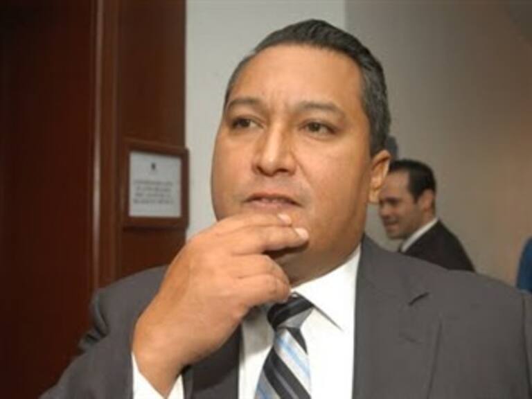 Llega Blake Mora a Monterrey para reunión urgente con gobernador