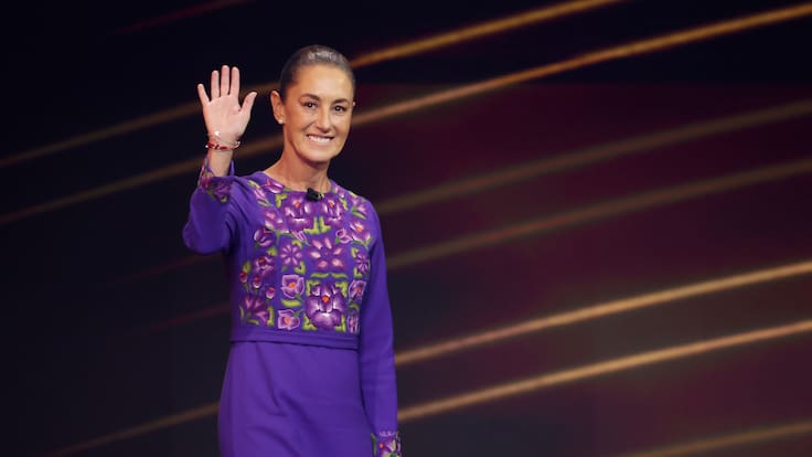 Mariachis reciben a Claudia Sheinbaum en reunión con migrantes en Washington, D.C.